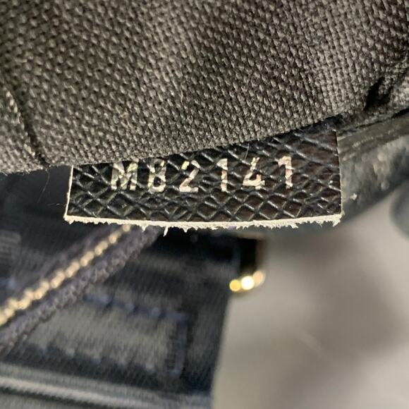 LOUIS VUITTON Sasha Navy Taiga Leather Shoulder Bag - Picture 8 of 10